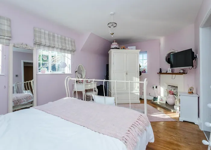 Pretty Country Home Dog Friendly On Request